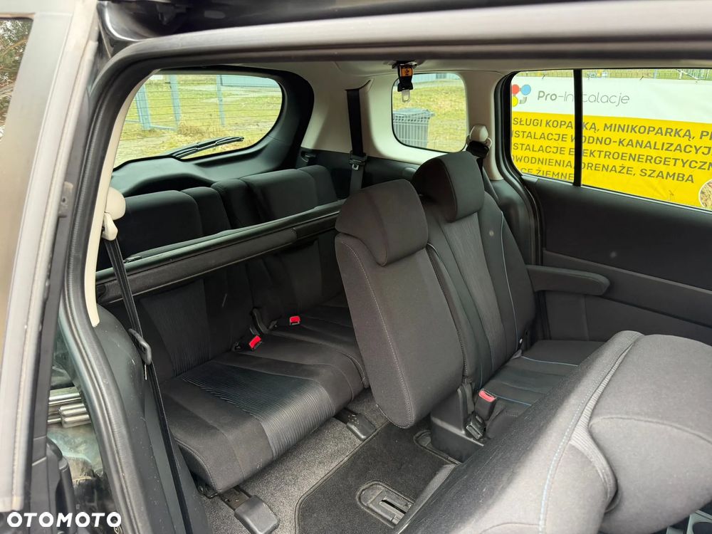 Mazda 5 - 8