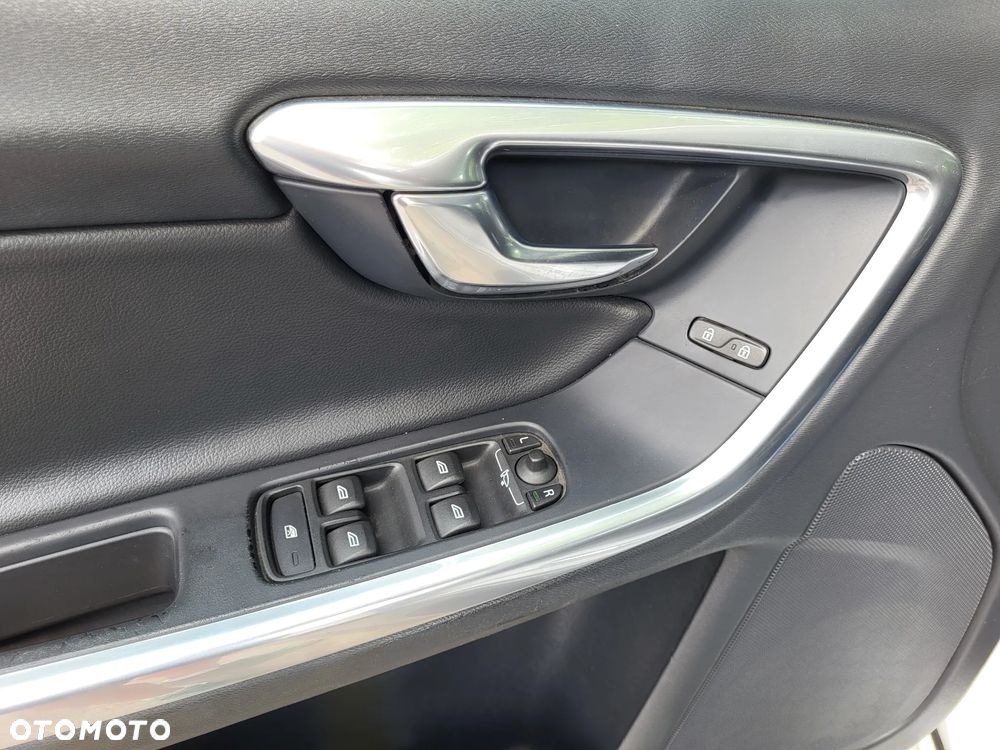 Volvo V60 T5 Geartronic Momentum - 9
