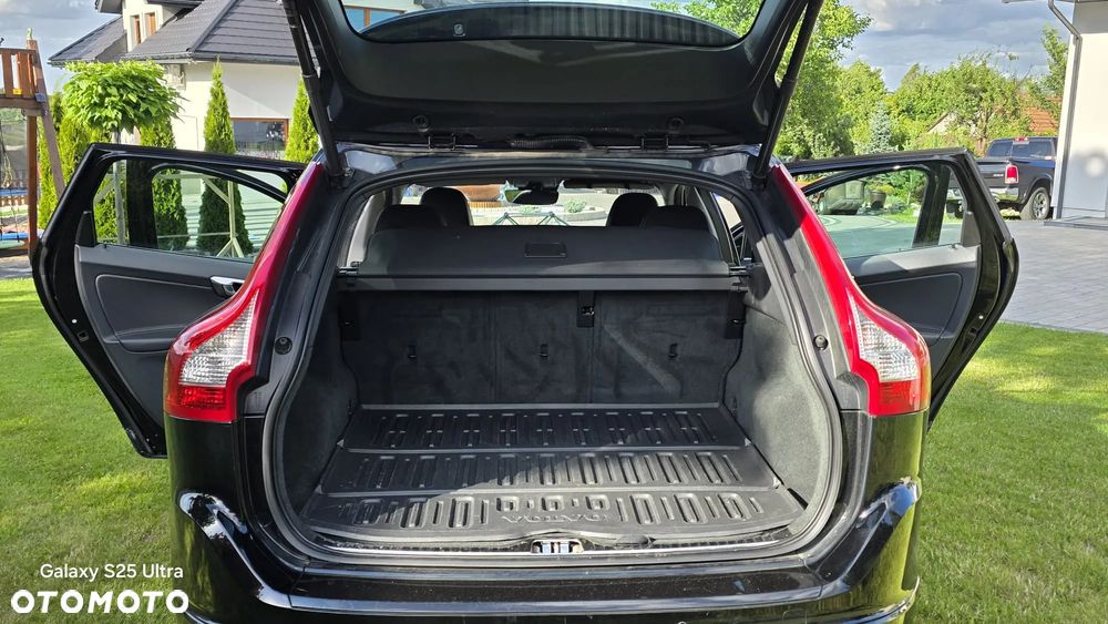 Volvo XC 60 D4 AWD Momentum - 3