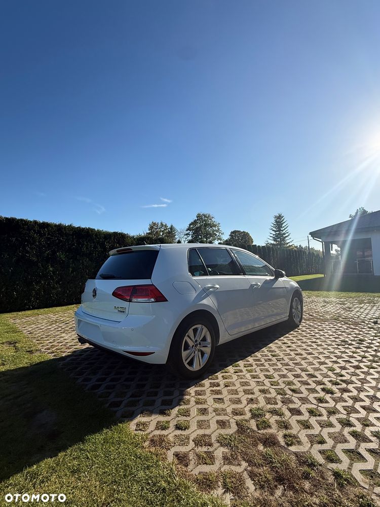 Volkswagen Golf - 5