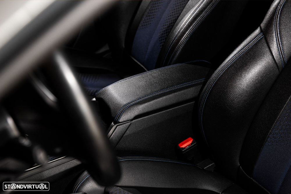 BMW 118 i Pack Desportivo M Auto - 27
