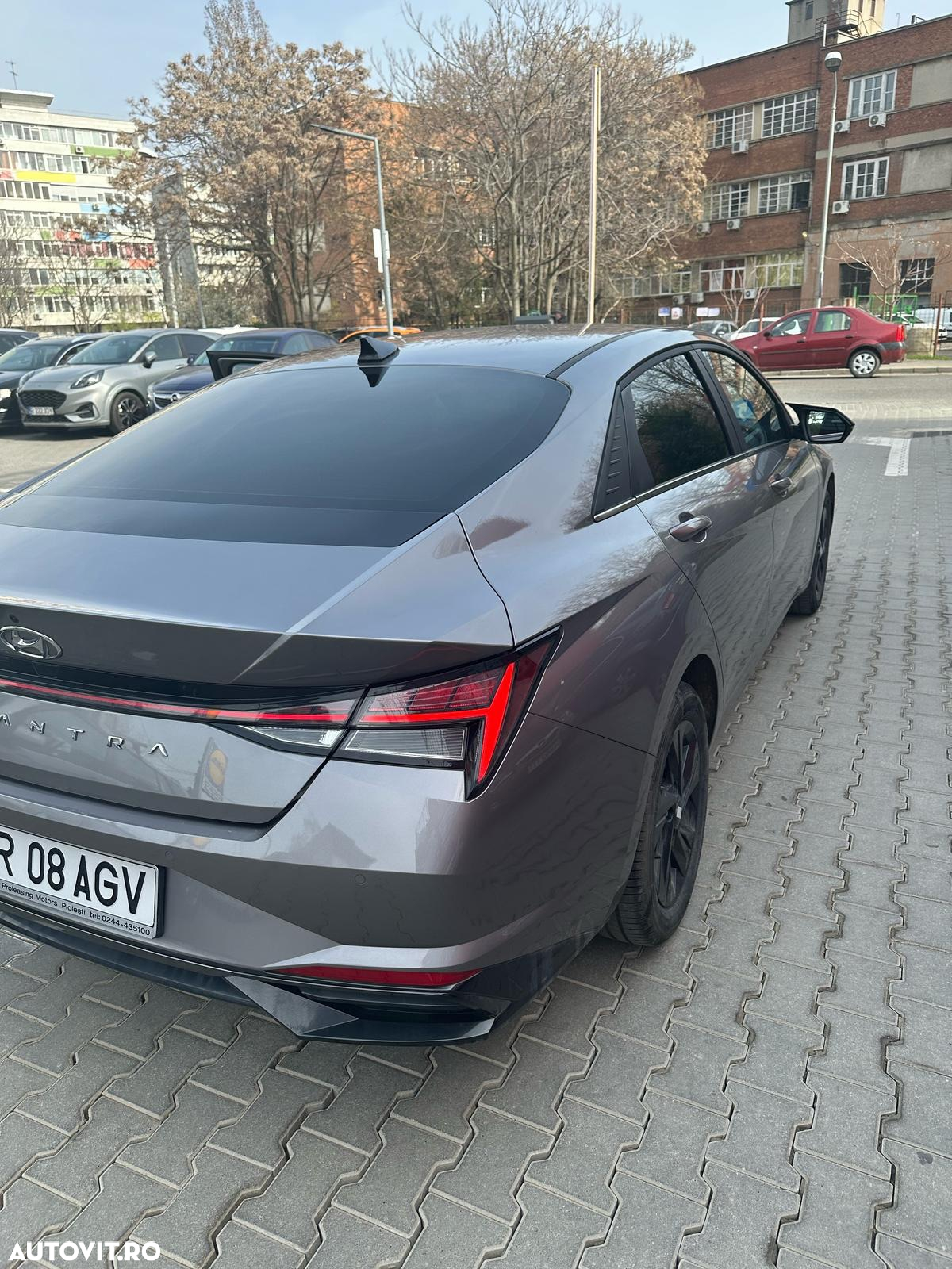 Hyundai Elantra 1.6 l 123 CP 6MT Highway - 4