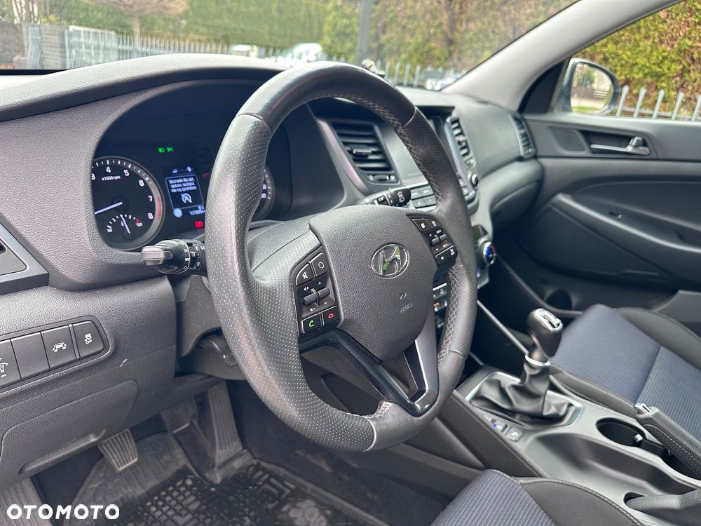 Hyundai Tucson 1.6 GDI BlueDrive Design 2WD - 19