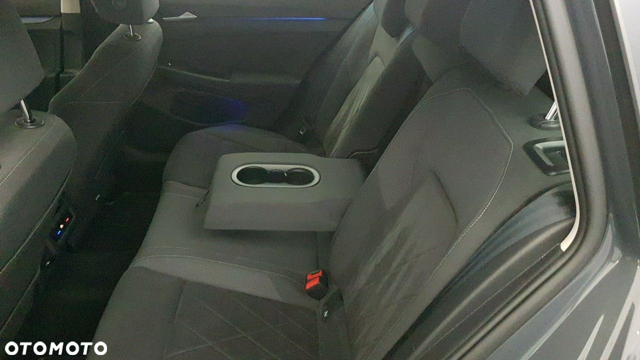 Volkswagen Golf - 21