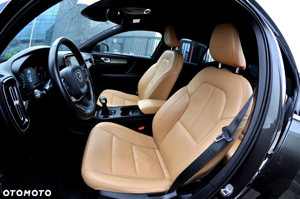 Volvo XC 40 - 24
