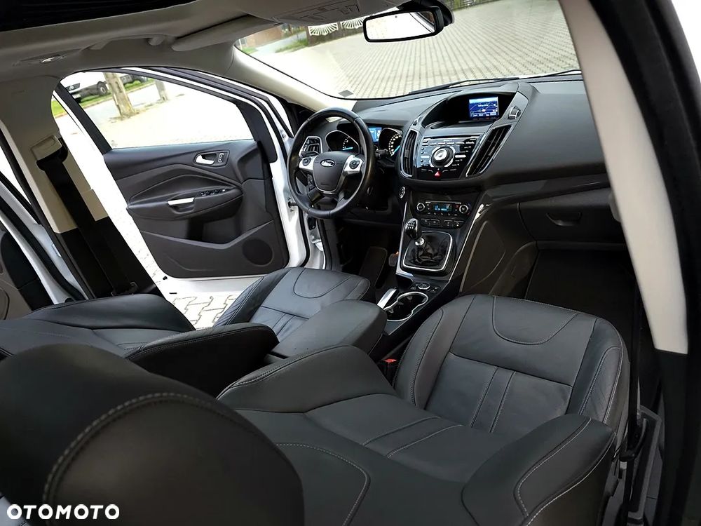 Ford Kuga 2.0 TDCi FWD Titanium Plus - 38