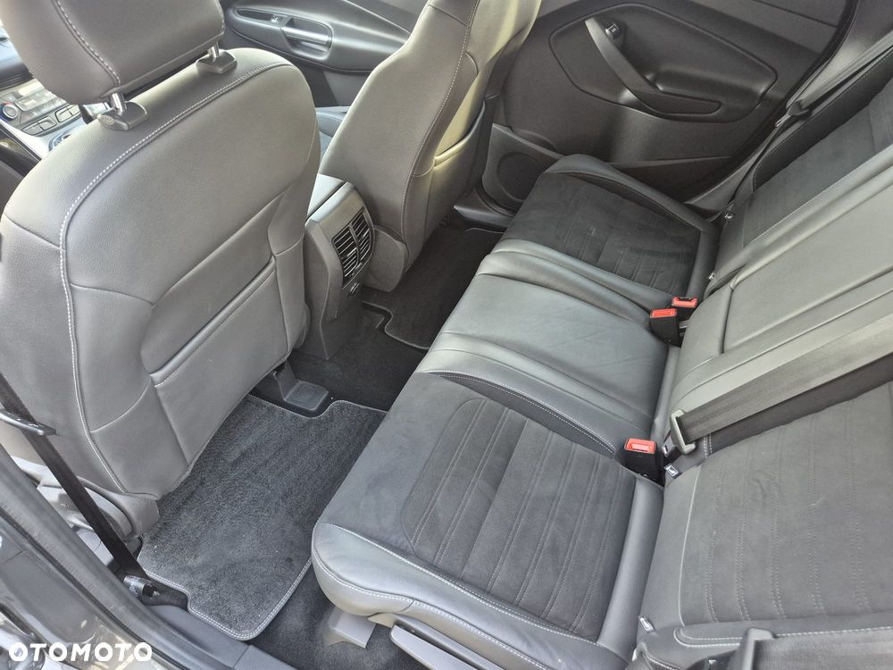 Ford Kuga 1.5 EcoBoost 2x4 ST-Line - 27