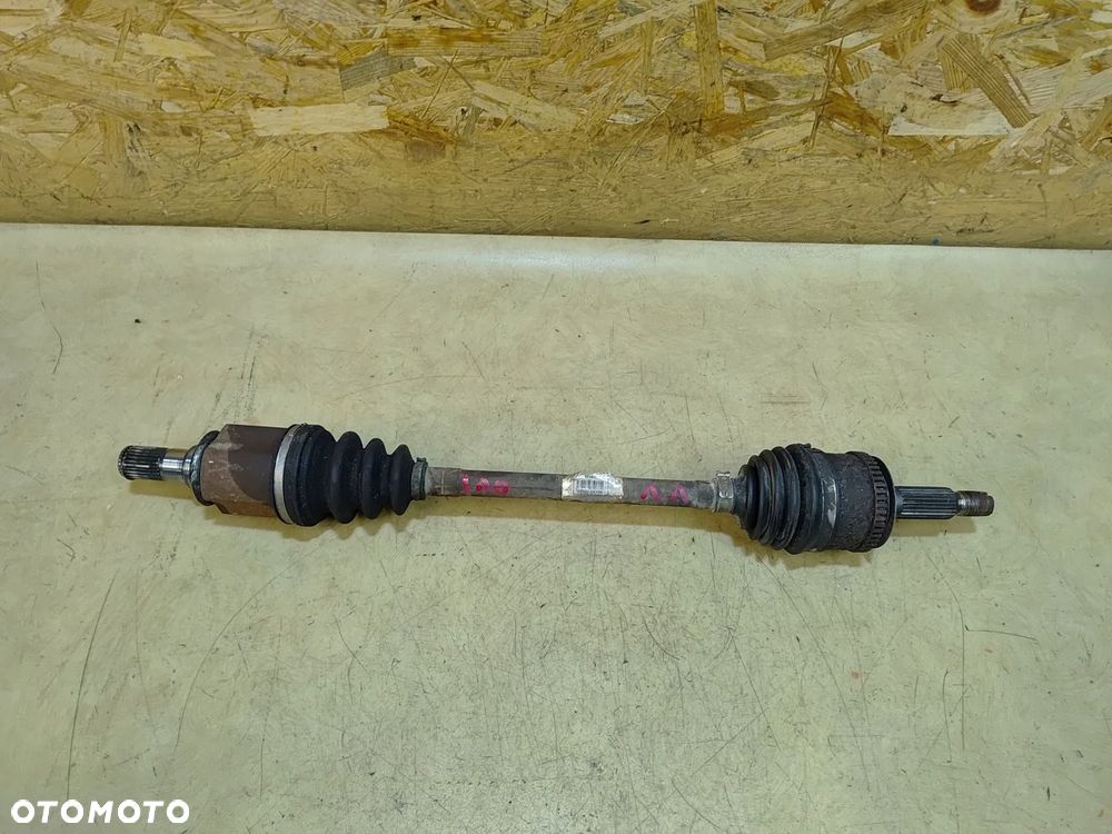 HYUNDAI I10 I 1.1 B PÓŁOŚ LEWA 49500-0X100