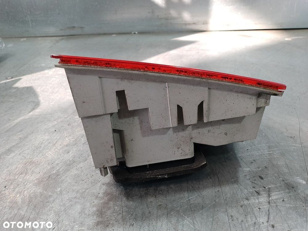 LAMPA TYLNA PRAWA W KLAPE PEUGEOT 508 9686780680   89501198 KOMBI - 6