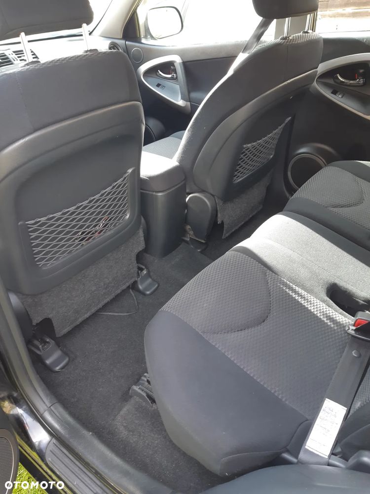 Toyota RAV4 - 11