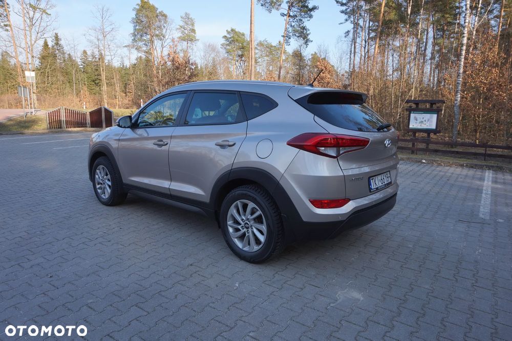 Hyundai Tucson 1.7 CRDI BlueDrive Comfort 2WD - 10