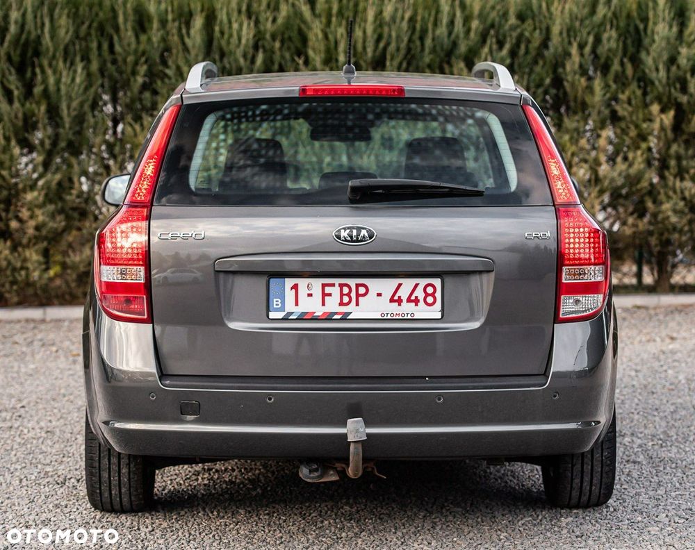 Kia Ceed - 11