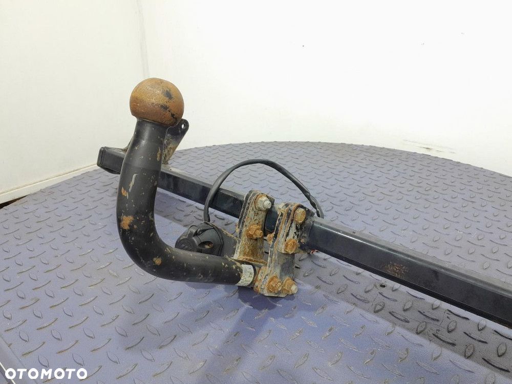 HYUNDAI I30 I LIFT KOMBI HAK HOLOWNICZY DO PRZYCZEPY 7 PIN - 5