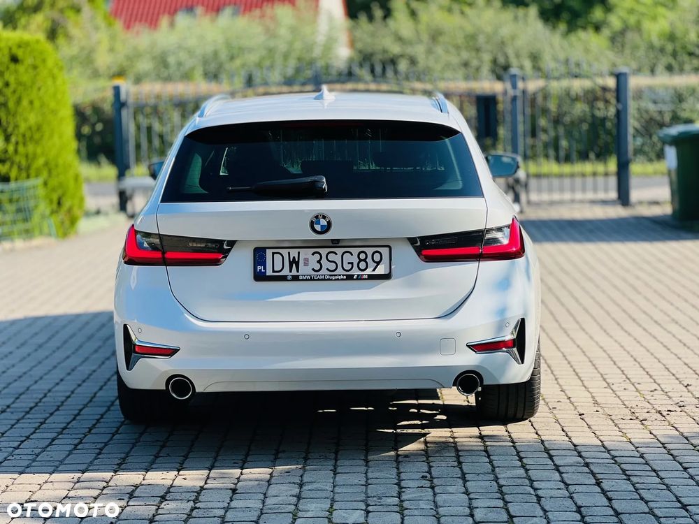 BMW Seria 3 320d xDrive Luxury Line sport - 14