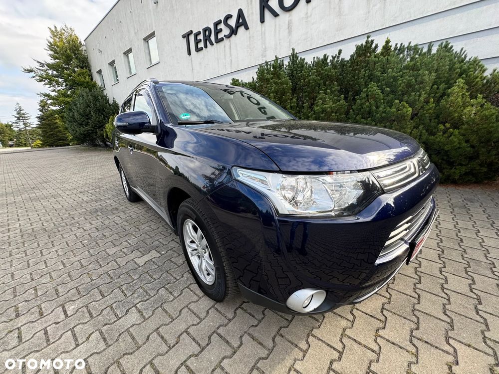 Mitsubishi Outlander 2.0 Invite + 2WD - 16