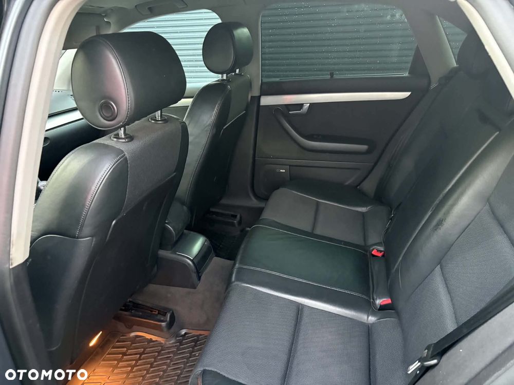 Audi A4 Limousine - 6