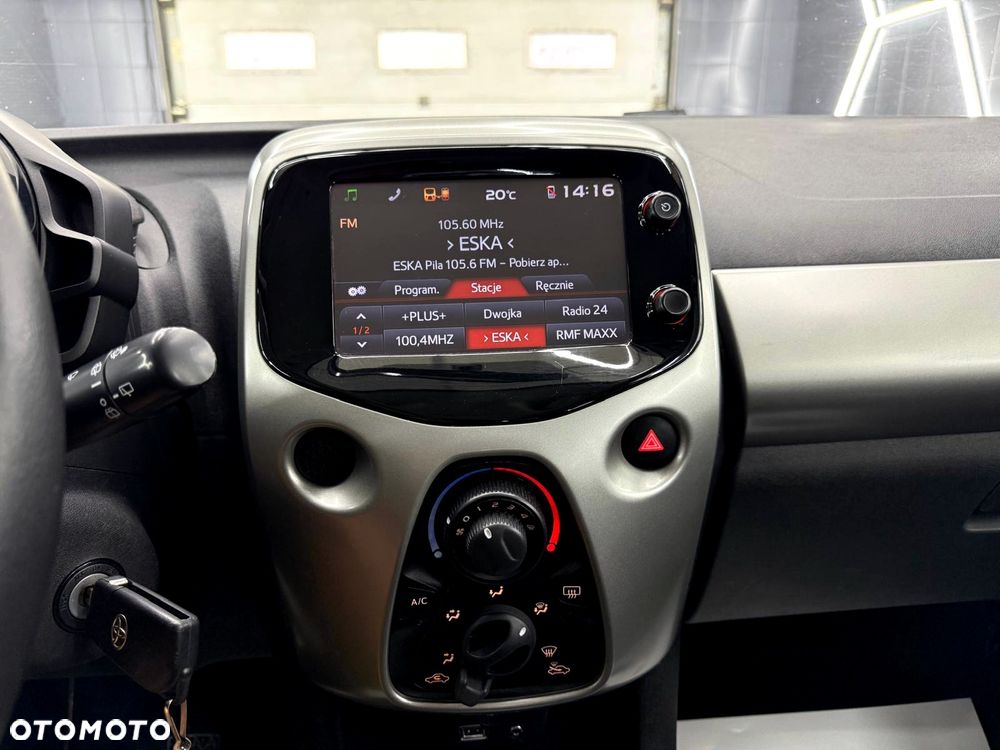 Toyota Aygo x-play touch - 18