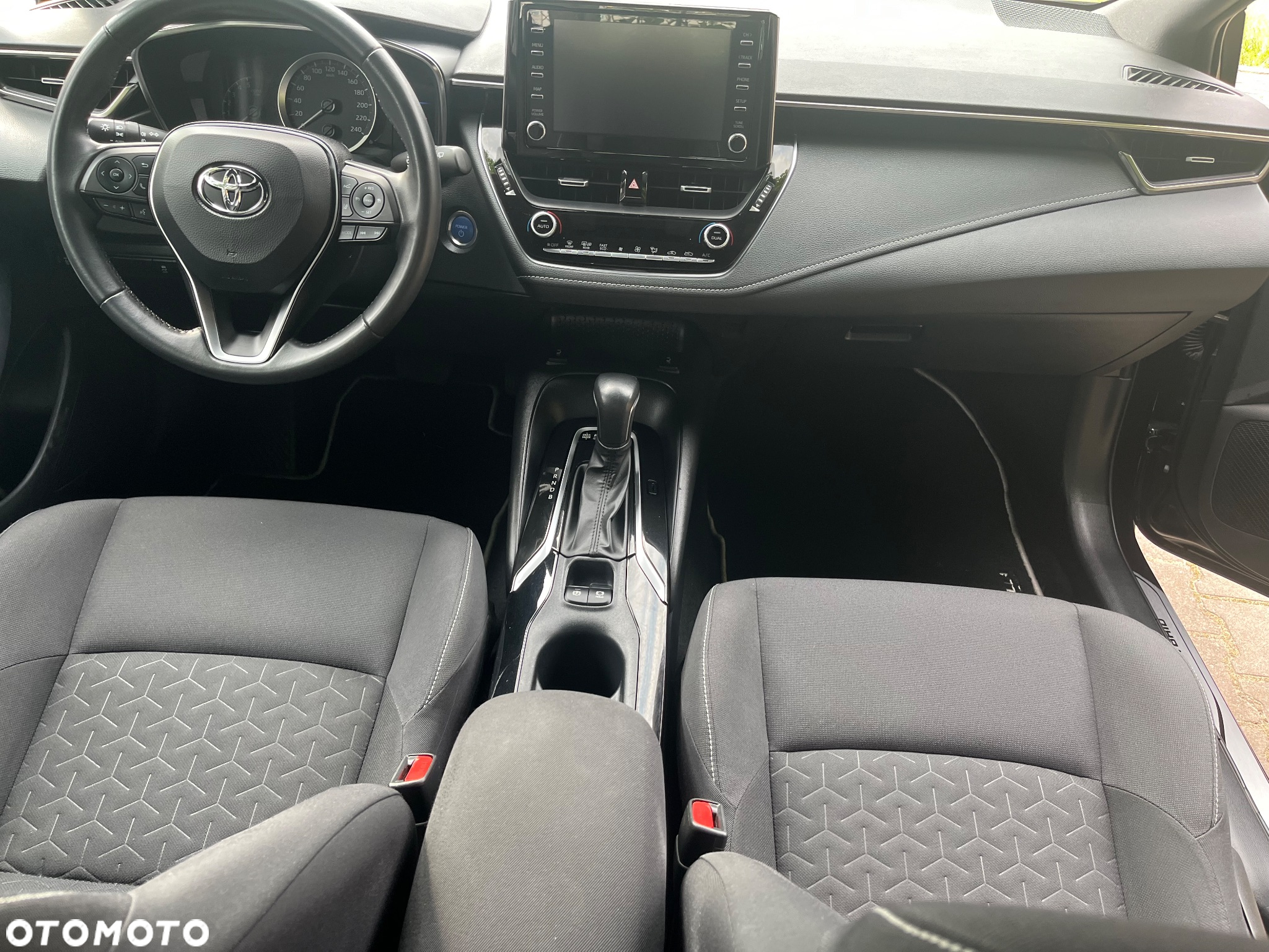 Toyota Corolla 1.8 Hybrid Comfort - 12