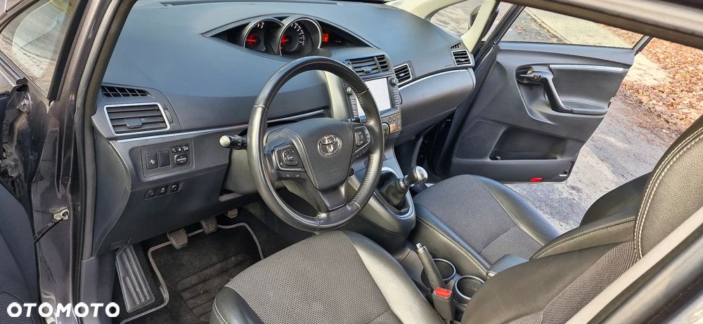 Toyota Verso 1.8 Premium 7os - 19