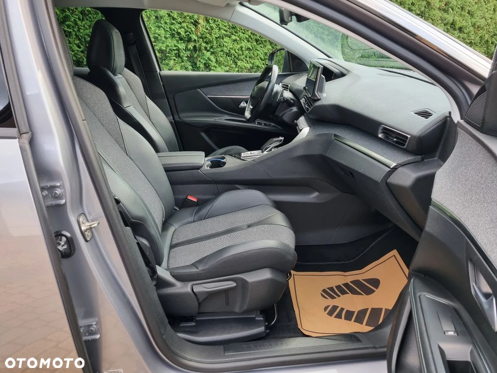 Peugeot 3008 1.6 PureTech Hybrid4 PHEV Allure S&S EAT8 - 21