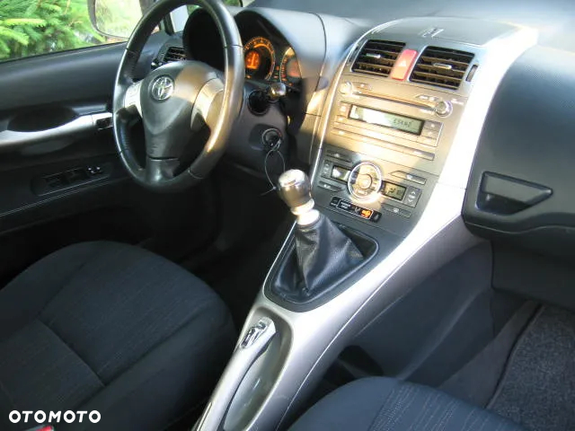 Toyota Auris 1.6 Premium - 14