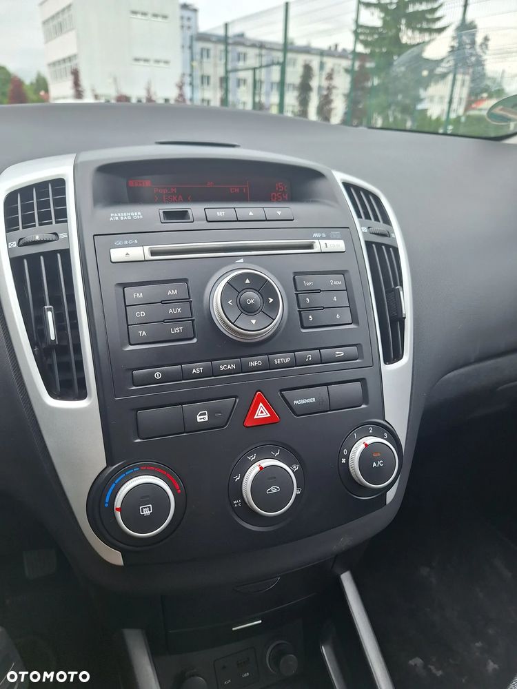 Kia Ceed 1.4 CVVT Spirit - 12