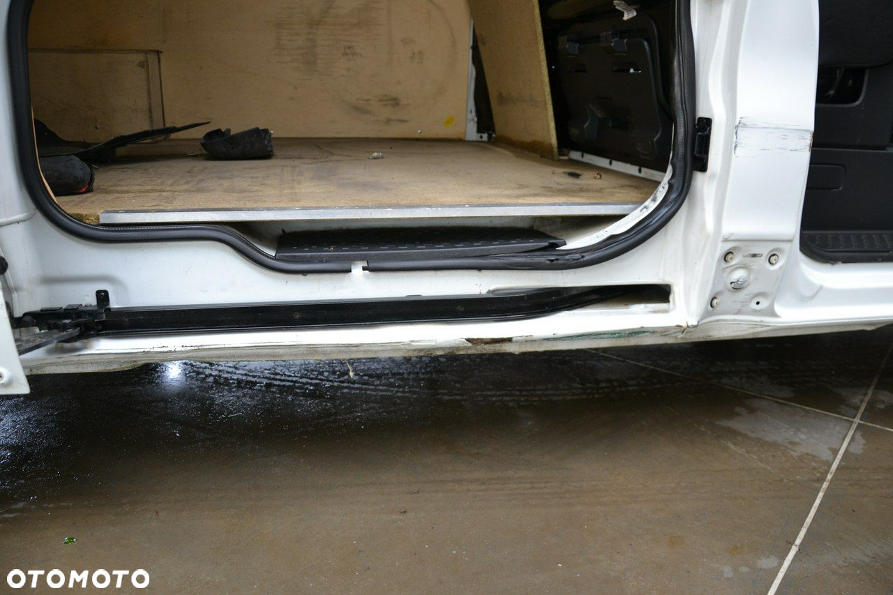 Nissan NV300 - 33