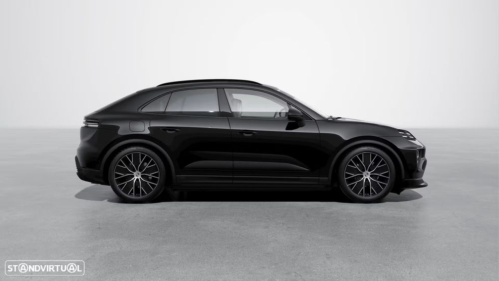 Porsche Macan Electric 4 - 16