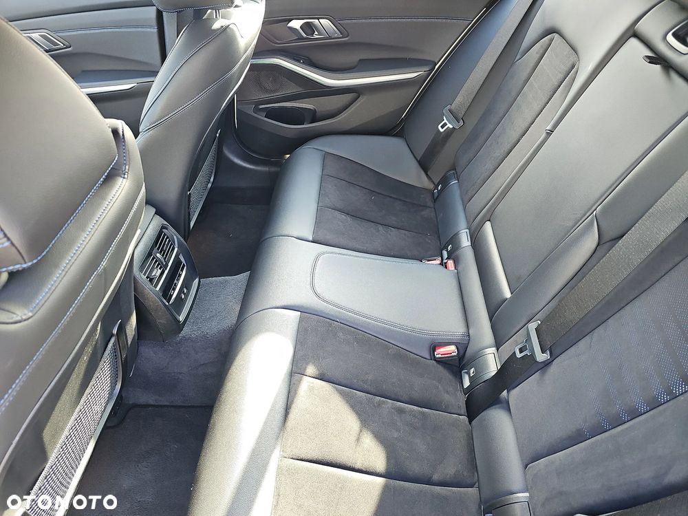 BMW Seria 3 320i M Sport sport - 20