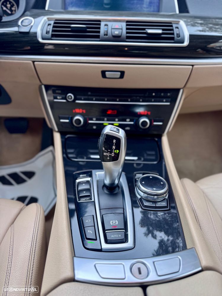 BMW 520 Gran Turismo d Line Luxury - 12