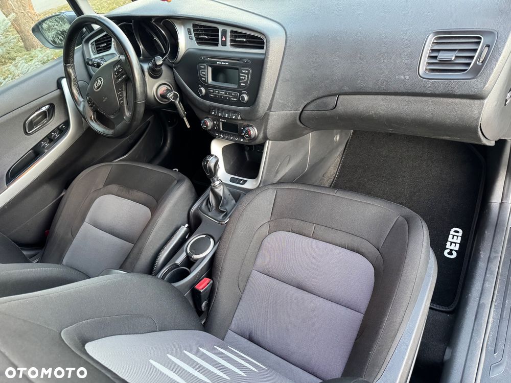 Kia Ceed - 13