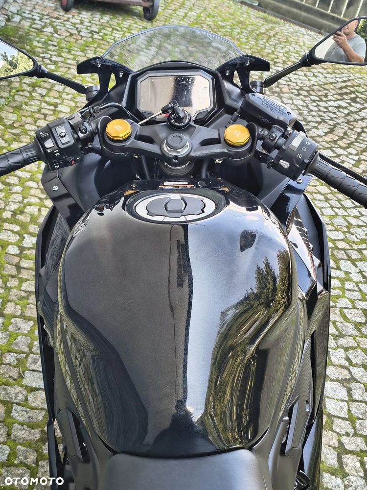 Kawasaki ZX - 19