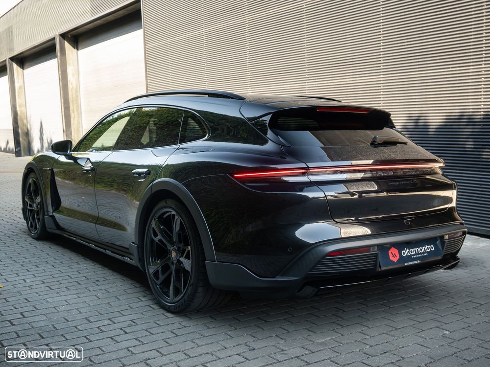 Porsche Taycan Cross Turismo 4S - 10