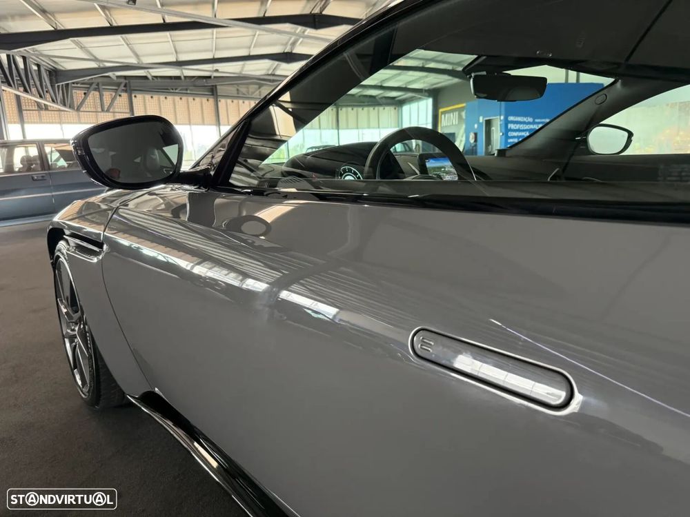 Aston Martin DB11 Coupé - 45