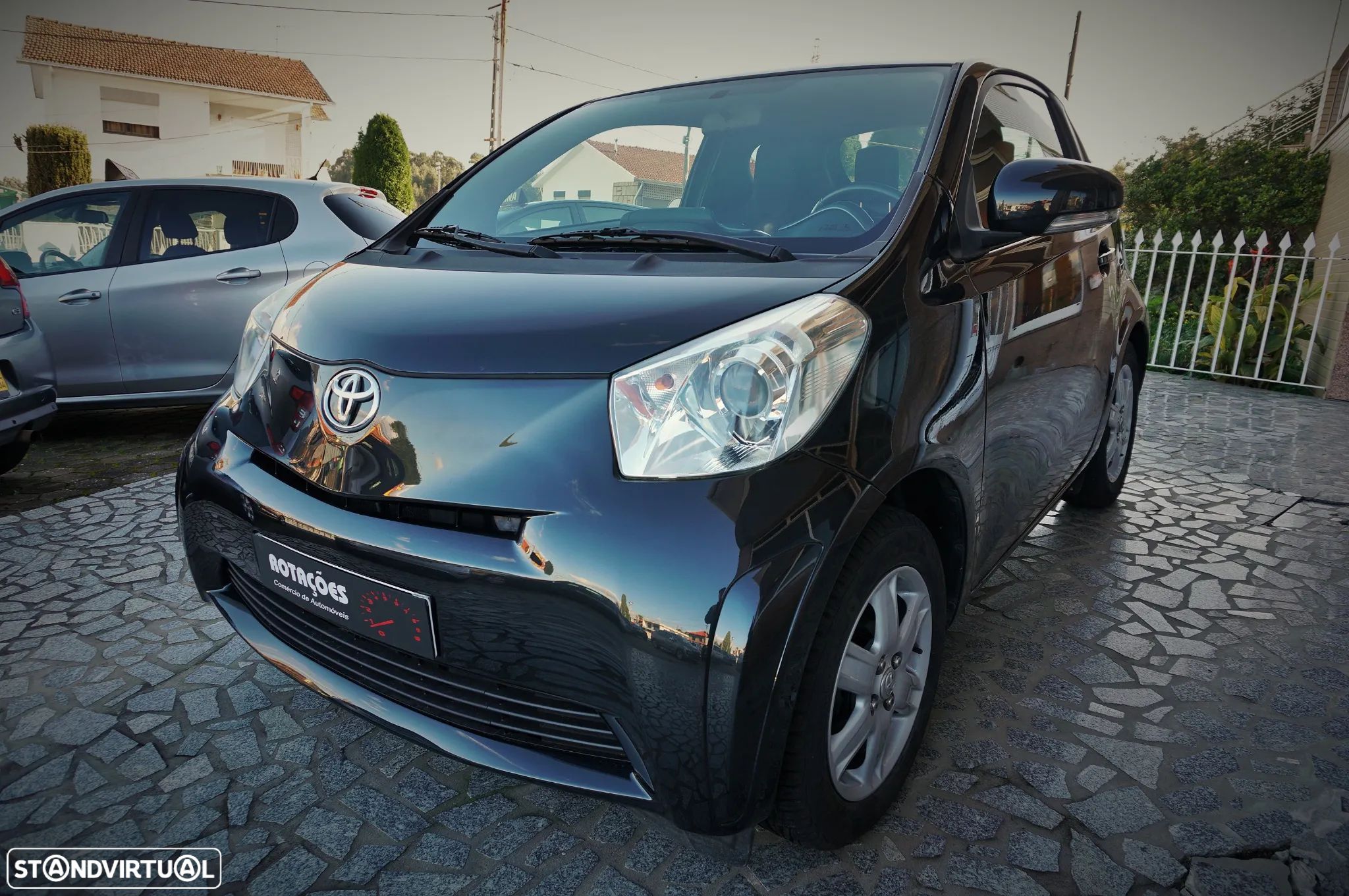 Toyota iQ 1.0 VVT-i - 1