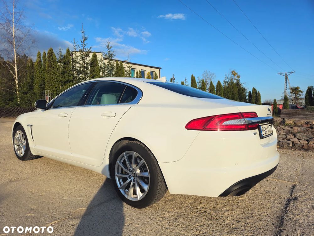 Jaguar XF 2.0 T Premium Luxury - 12