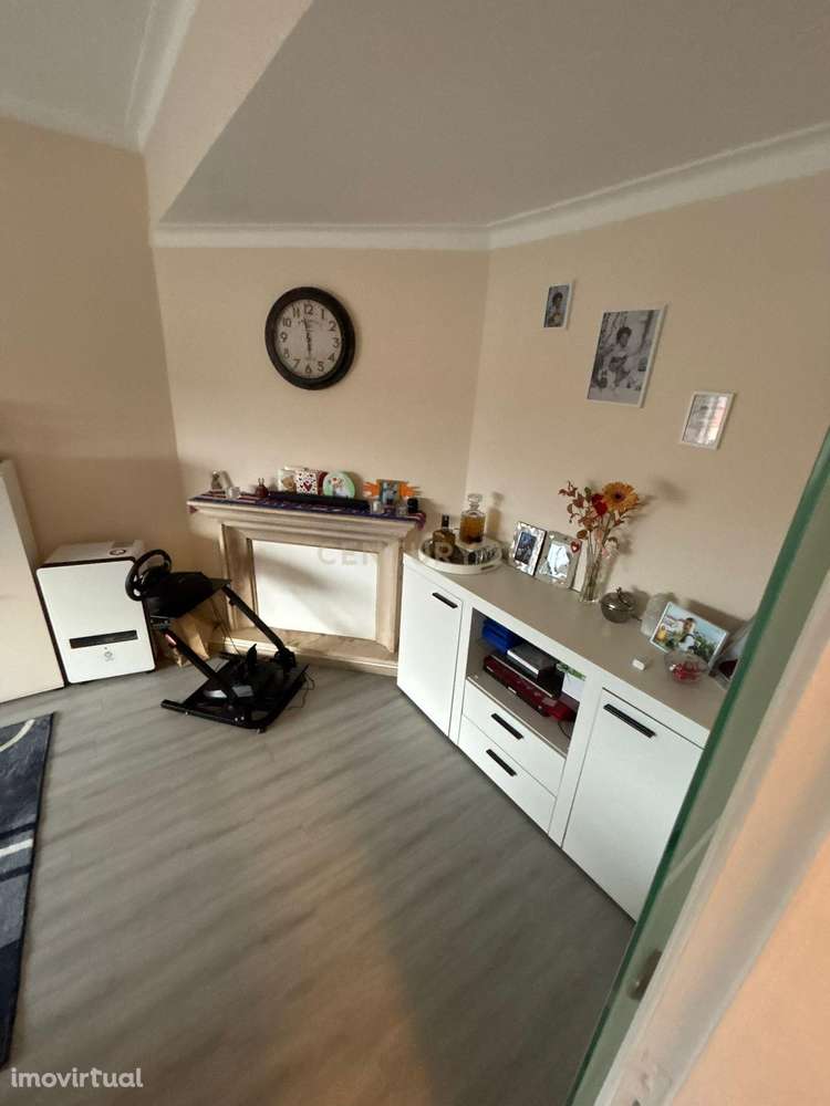 Apartamento T3 com Garagem | 2 WCs | Excelente Estado | Marinha Grande - Grande imagem: 2/12