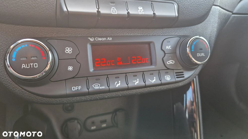 Kia Ceed 1.6 CRDi 128 Dream Team Edition - 13