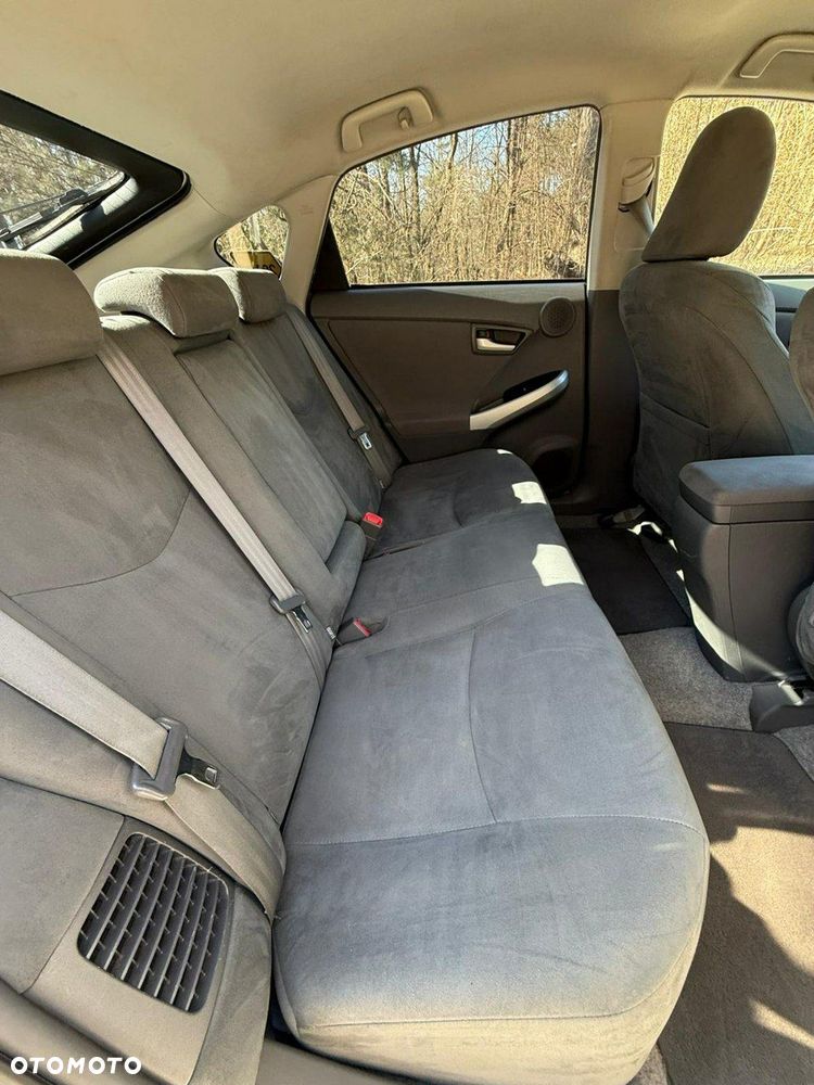 Toyota Prius 1.8 HSD Active - 29