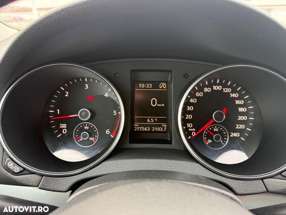 Volkswagen Golf 1.6 TDI DPF BlueMotion Technology Comfortline - 16