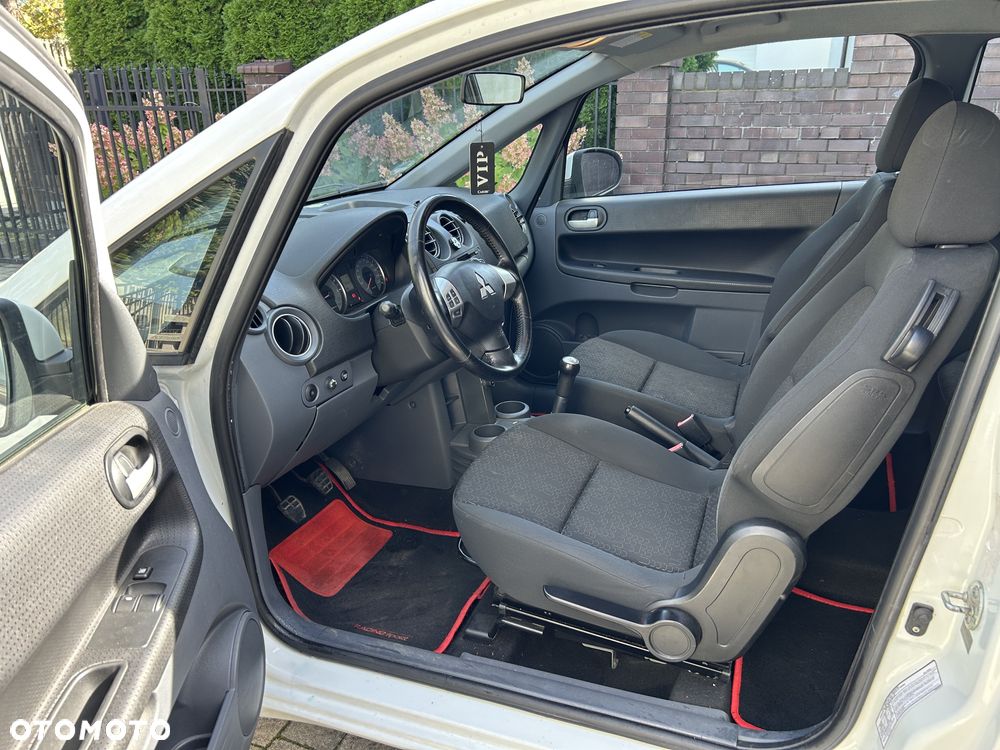Mitsubishi Colt 2011 photo 5