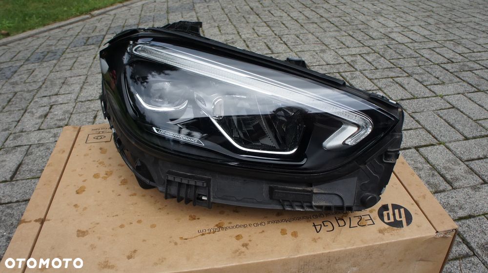 PRZEDNIA PRAWA LAMPA MERCEDES C KLASA W206 LED HIGH PERFORMANCE - 1
