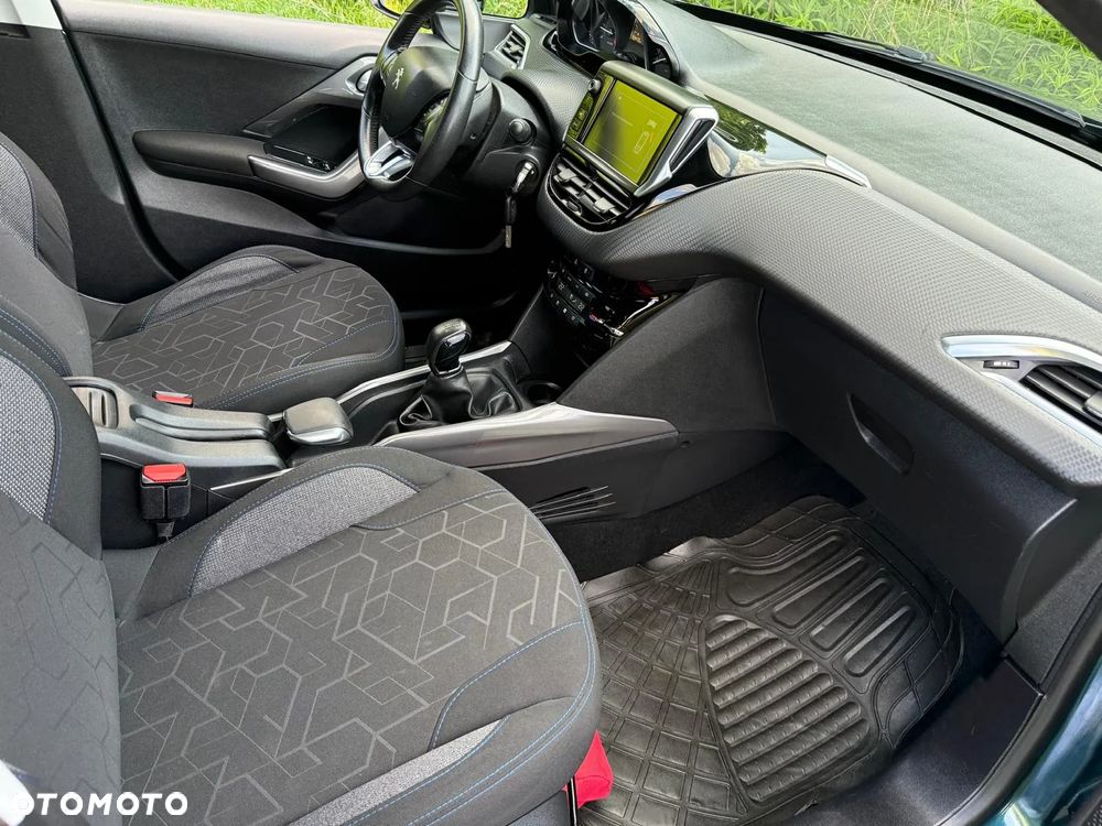 Peugeot 2008 1.2 Pure Tech Style - 29