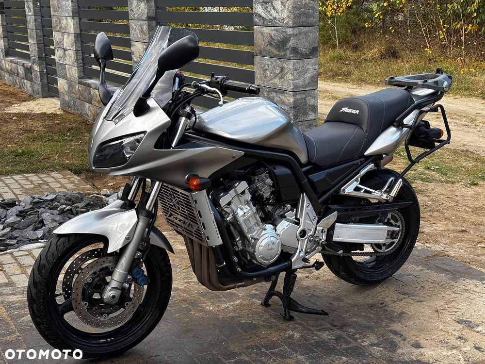 Yamaha FZS - 12