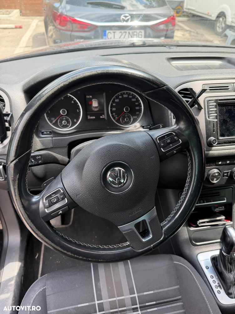Volkswagen Tiguan 2.0 TDI SCR 4MOTION BlueMotion Technology DSG Lounge Track & Style - 9