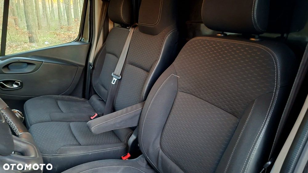 Opel Vivaro - 10
