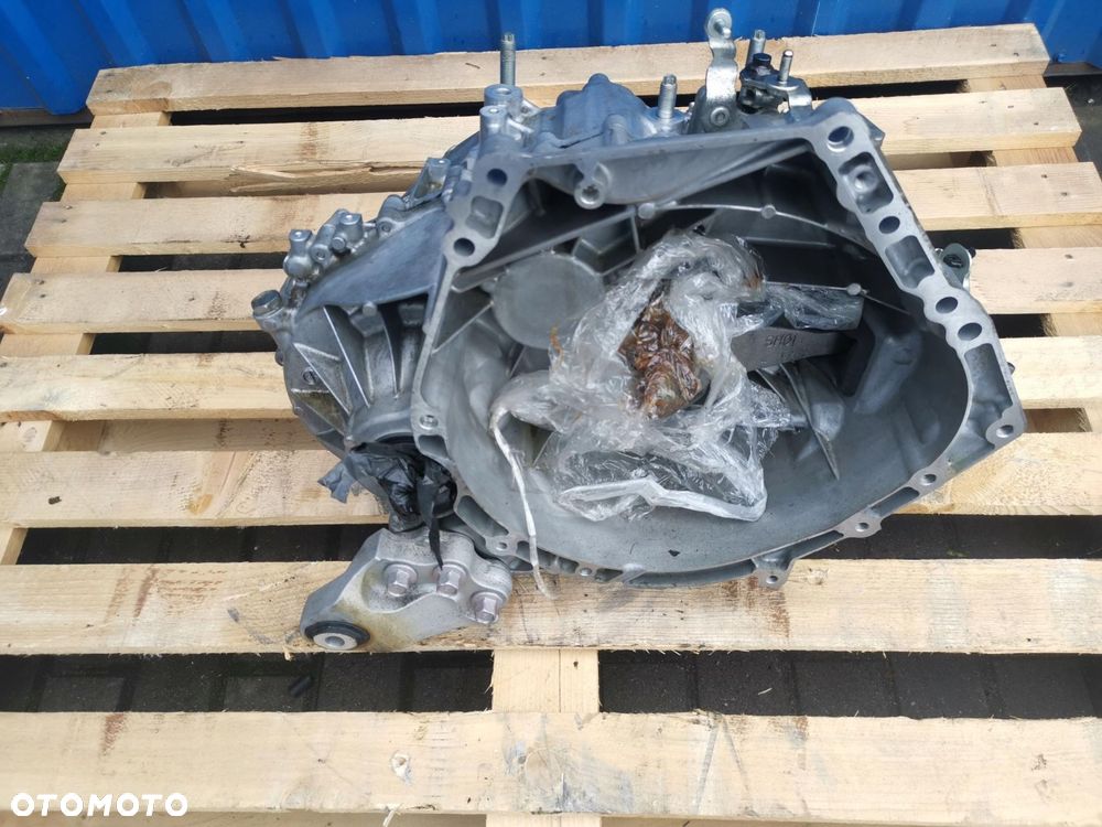 【452】セツ。ページ Używany Kompletne skrzynie - 2 171,89 PLN - Otomoto.pl