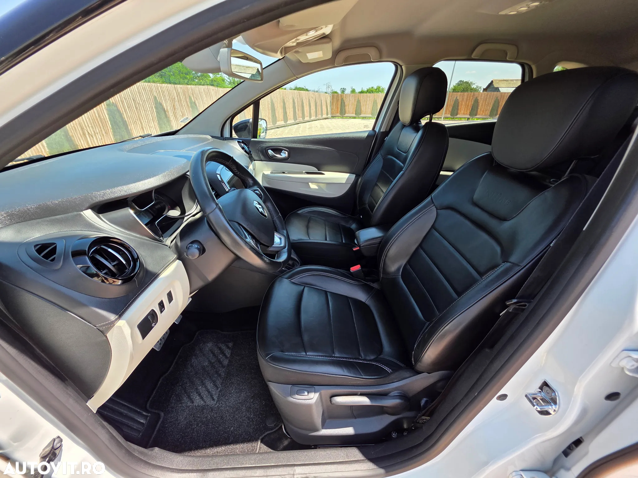 Renault Captur ENERGY TCe 120 EDC Luxe - 15