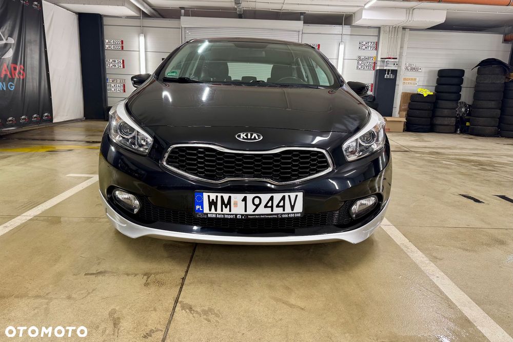 Kia Ceed - 8