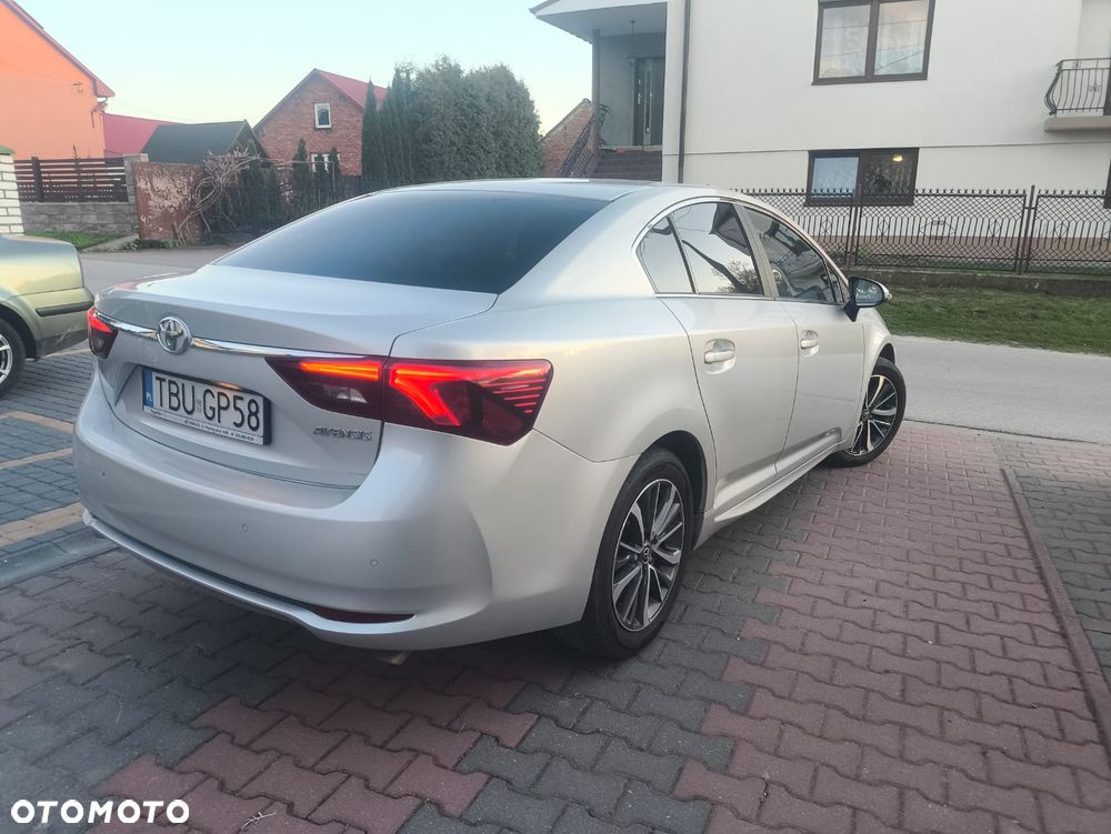 Toyota Avensis 2.0 D-4D Premium - 8